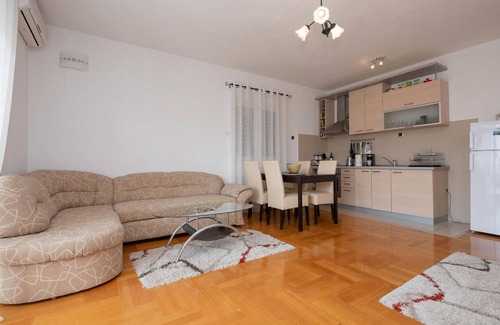 Seget Donji Apartamento | Precioso apartamento en Seget Donji