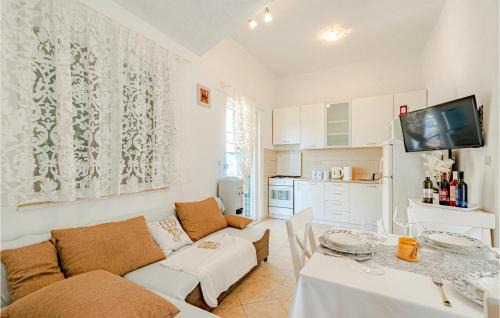 Orebic Apartamento | Lovely Apartment In Osobljava With Wifi