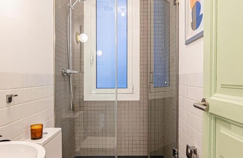 Sants-Montjuic Apartamento | Lovely Apartment in Plaza España - Fira Montjuïc