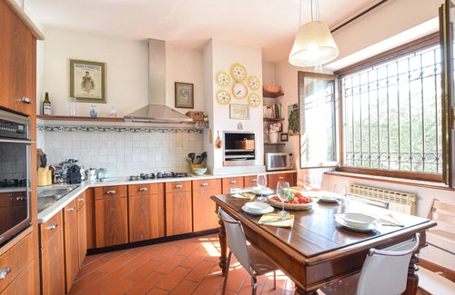 Rogno Apartamento | Precioso apartamento en Rogno con WiFi