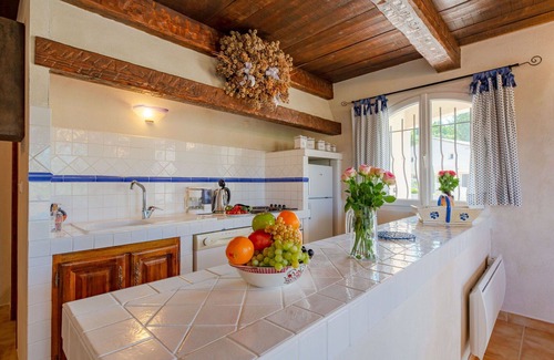 Bauduen Villa | Apartamento en villa con WIFI, TV, terraza, mascotas permitida, vista panorámica, aparcamiento