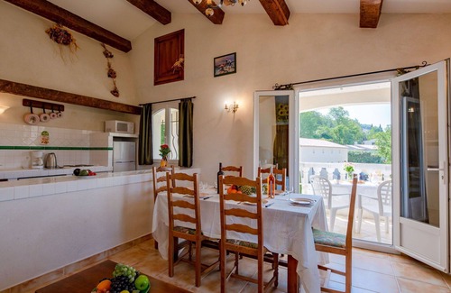 Bauduen Villa | Apartamento en villa con WIFI, TV, balcón, mascotas permitida, vista panorámica, aparcamiento