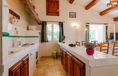 Bauduen Villa | Apartamento en villa con WIFI, TV, balcón, mascotas permitida, vista panorámica, aparcamiento