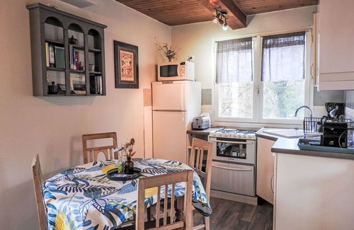 Sigonce Villa | Acogedor apartamento en villa con WIFI, piscina, patio, mascotas permitida y aparcamiento