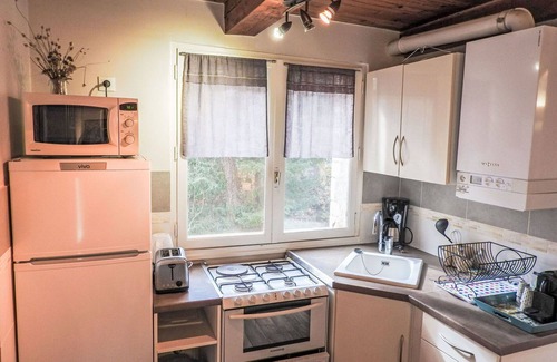 Sigonce Villa | Acogedor apartamento en villa con WIFI, piscina, patio, mascotas permitida y aparcamiento