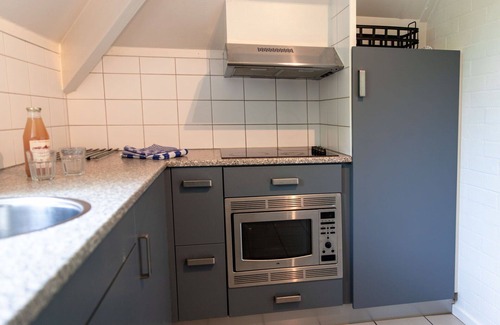 Municipality of Dalfsen Casa | Hermoso apartamento en villa para 6 personas con WIFI, piscina, TV, terraza y aparcamiento