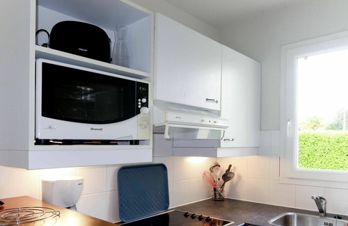 Crozon Casa | Hermoso apartamento en villa con WIFI, piscina, TV, terraza, mascotas permitida y aparcamiento