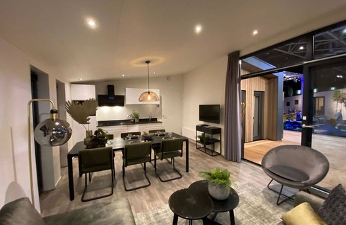 Municipality of Arnhem Casa | Acogedor apartamento en villa para 6 personas con WIFI, piscina, TV, terraza y aparcamiento