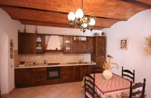 Gallina Apartamento | Hermoso apartamento con WIFI, piscina, TV, vista panorámica y aparcamiento, cerca de Montepulciano