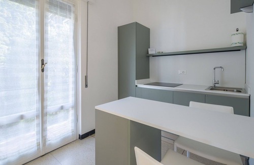 Poggio Favaro-San Bernardo Apartamento | Acogedor apartamento con WIFI, TV, terraza, vista panorámica, aparcamiento, cerca de Génova