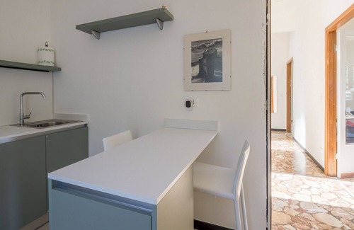 Poggio Favaro-San Bernardo Apartamento | Acogedor apartamento con WIFI, TV, terraza, vista panorámica, aparcamiento, cerca de Génova
