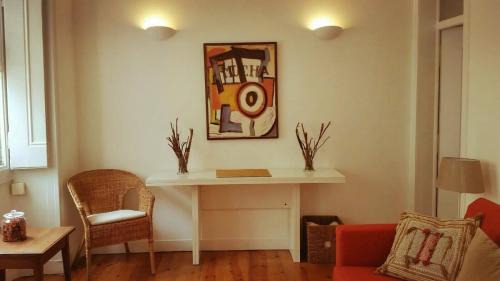 Linda-a-Velha Apartamento | Lovely Apartment near Belém