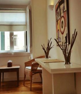 Linda-a-Velha Apartamento | Lovely Apartment near Belém