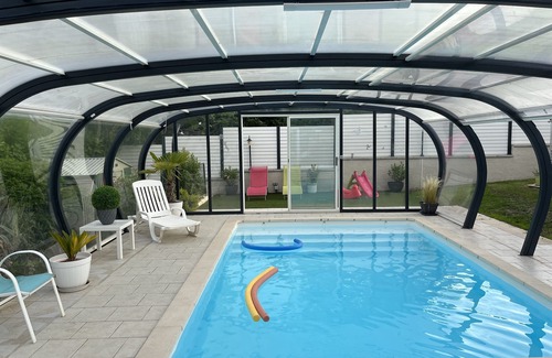 Romagnat Apartamento | Lovely apartment to rent with sheltered pool in Auvergne near the Puys mountains
