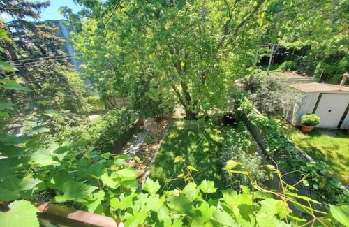 Sainte-Marie Apartamento | Lovely apartment with garden, barbecue - King bed