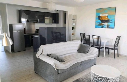Bassins a Flot Apartamento | lindo apartamento con vista + estacionamiento en el distrito de nuevos chartrons