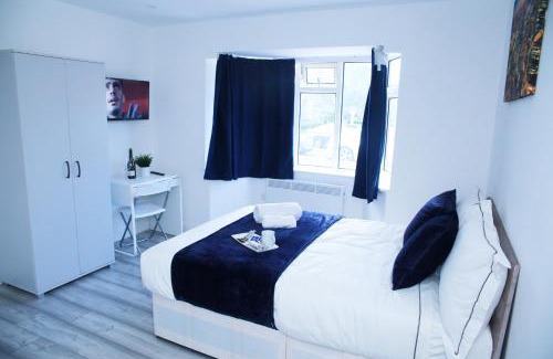 South Harrow Apartamento | Lovely Apartment with free parking on premises.