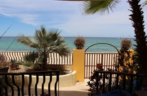Buenavista Condominio | Lovely Beach-Front East Cape Condo