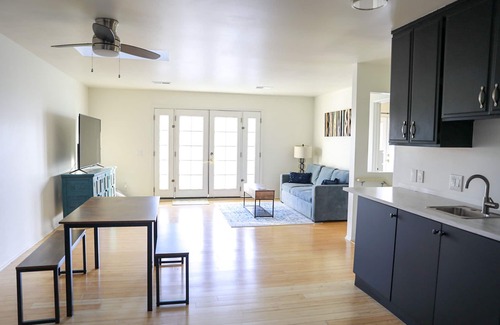 Oxnard Shores Casa | Lovely Beach Home. 2 min walk to the beach - Game room - Channel Islands!
