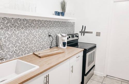 South Middle River Apartamento | Lovely Bohemian Apartment