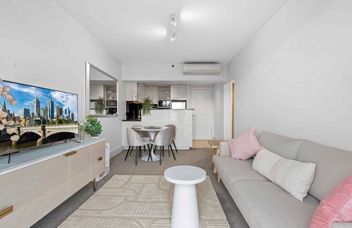 South Yarra Apartamento | Lovely Boutique 1-Bed Unit with Gym & Pool