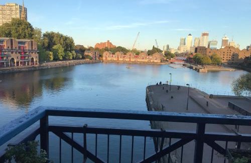 Wapping Casa | Lovely bright double room-private bathroom