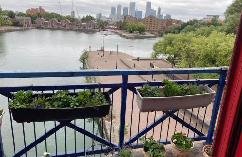 Wapping Casa | Lovely bright double room-private bathroom