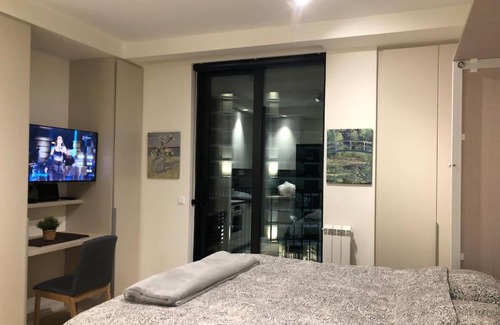 Savski Venac Apartamento | Lovely BW Metropolitan studio