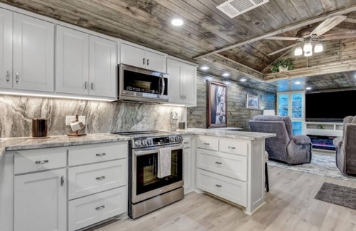 Gainesville Cabina | Lovely cabin near Winery and casinos. Max comfort!