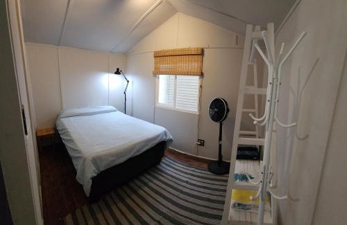 Sunnydale Apartamento | Lovely Cabin with private garden