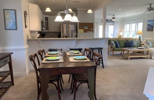 Hatteras Condominio | Lovely Canalfront Condo in the Heart of Hatteras Village