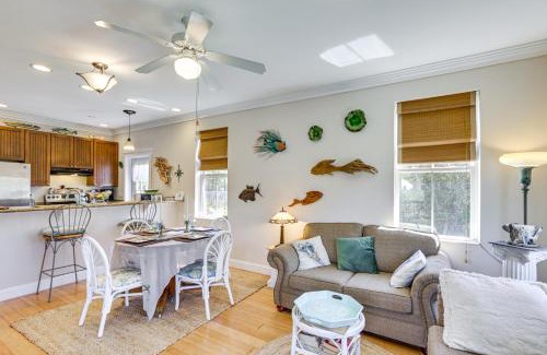 Carrabelle Casa | Lovely Carrabelle Home with Lake Views and Pool Access