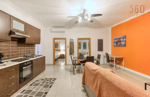 Tal-Ghoqod Apartamento | Lovely, central 2BR home, just off St Julians w/AC