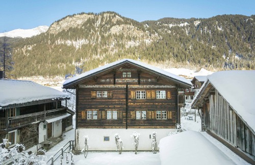 Serneus Chalet De Esquí | Lovely Chalet in Klosters with five bedrooms five bathrooms close to ski lift