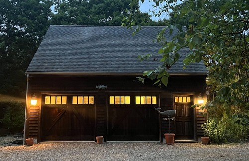 Chilmark Casa | Lovely Chilmark home on Abel's Hill with private beach, pond, tennis, and trails
