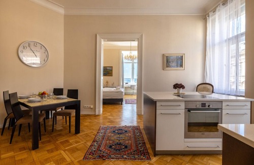 Prague 2 Apartamento | Lovely city view apartment next to National Museum by eaysBNB