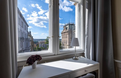Prague 2 Apartamento | Lovely city view apartment next to National Museum by eaysBNB