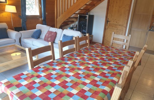 Morzine Apartamento | Lovely comfortable apartment near the centre of Morzine with big balcony.