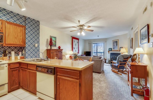 Davis Condominio | Lovely condo offers great views, ideal location and all the comforts of home.