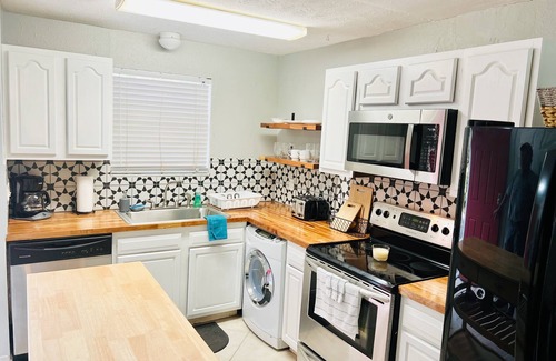 Jacksonville Condominio | LOVELY CONDO!! PEACEFUL CREEK VIEWS!! VERY TRANQUIL & SAFE.