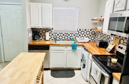 Jacksonville Condominio | LOVELY CONDO!! PEACEFUL CREEK VIEWS!! VERY TRANQUIL & SAFE.