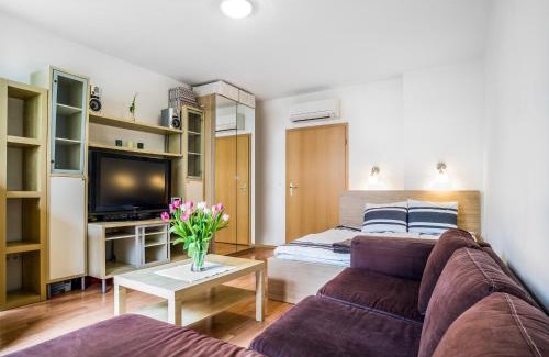 Corvin negyed Apartamento | Lovely Corvin Apartment