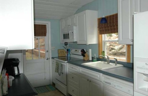 Colchester Cabaña | Lovely Cottage by Lake Hayward