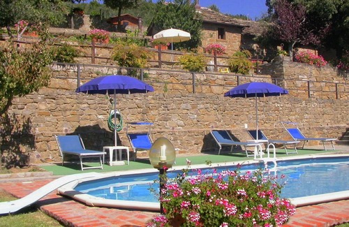 Cortona Cabaña | Hermosa casa de campo en Cortona con piscina y vistas