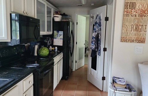 Burgaw Cabaña | Lovely cottage on Horse Farm with AC in charming Burgaw