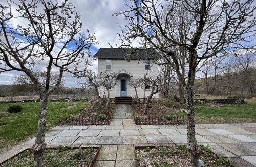 Millerton Cabaña | Lovely cottage on quiet country road in Millerton, New York, on 23 acres.