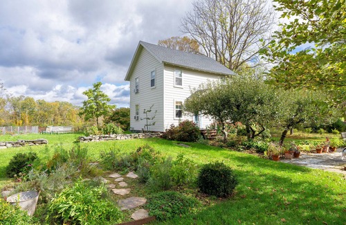 Millerton Cabaña | Lovely cottage on quiet country road in Millerton, New York, on 23 acres.