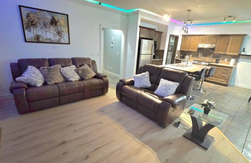Cochrane Casa | Lovely & Cozy Home Near BANFF! Ski and Hike!