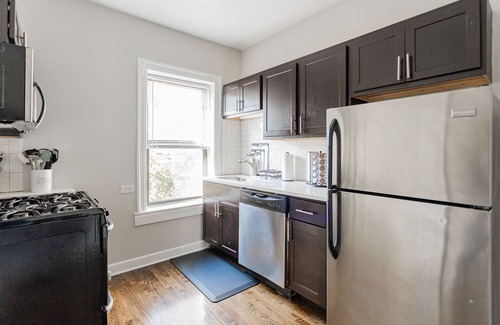 Rogers Park Apartamento | Lovely|Cozy|Homey|2 Bed|1 Bath|