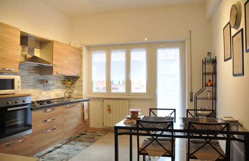 Quartiere XXXIV Lido di Ostia Levante Apartamento | Días encantadores en Ostia. Cómodo apartamento, tranquilo y luminoso, cerca del metro.